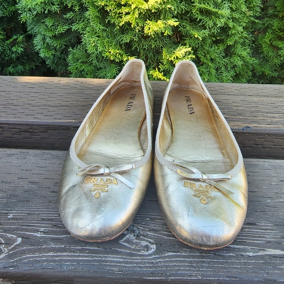 Prada Logo Metallic Gold Ballet Flats Prada Size 37.5 US 7.5 Made in Italy - Picture 5 of 10